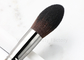 High Grade Taklon Synthetic Cosmetic Highlight Tapered Makeup Powder Brush Alat Rias Kreatif China Factory