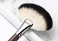 OEM Custom Vonira Natural Goat Hair Large Fan Brush Untuk Profesional Makeup Studio Makeup Artist